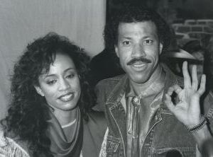 Lionel Richie and wife 1984, LA.jpg